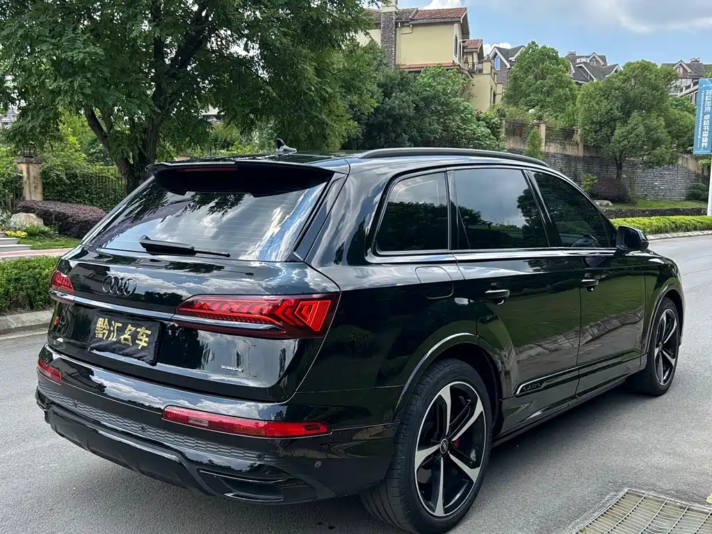Audi Q7 2024 55 TFSI quattro S line Sport
