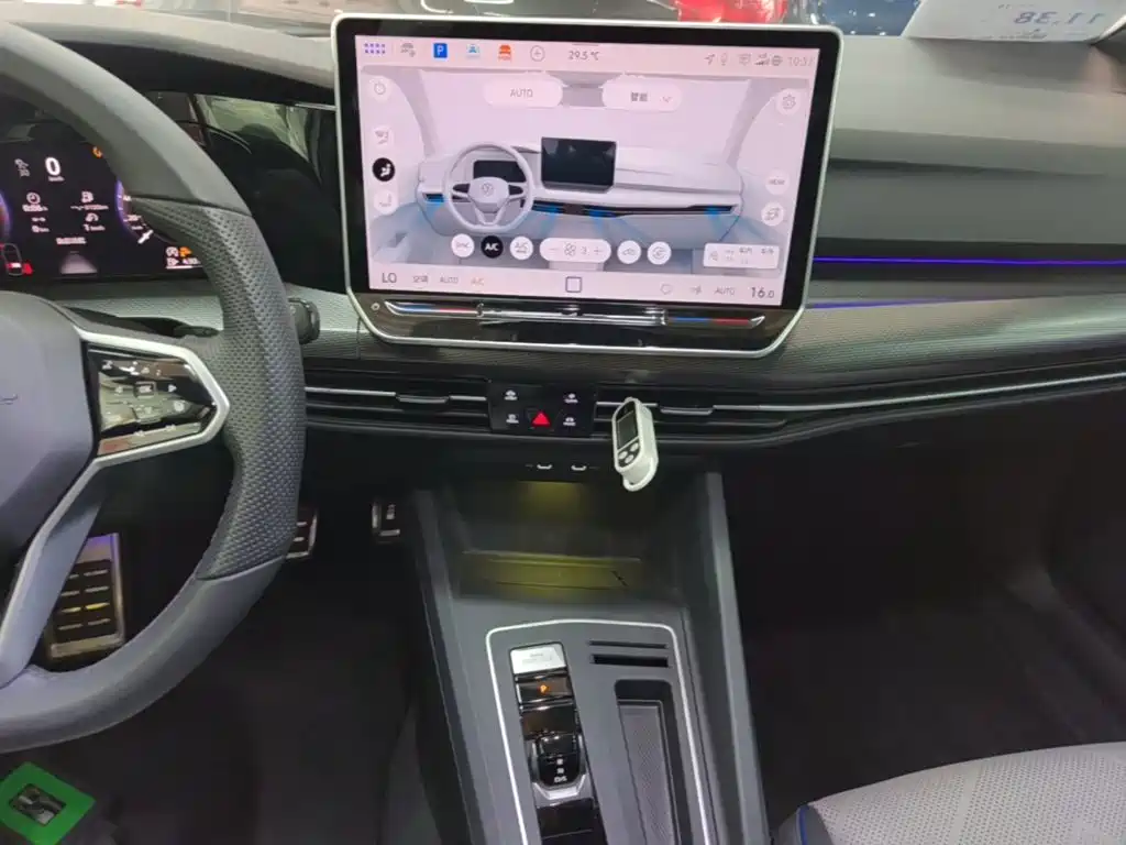 Volkswagen Golf — миниатюра 13