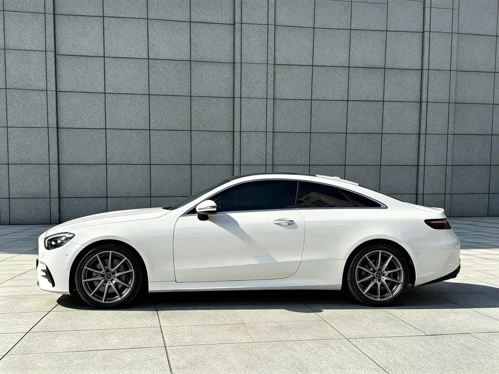 Mercedes-Benz E-Class (Import) — миниатюра 4