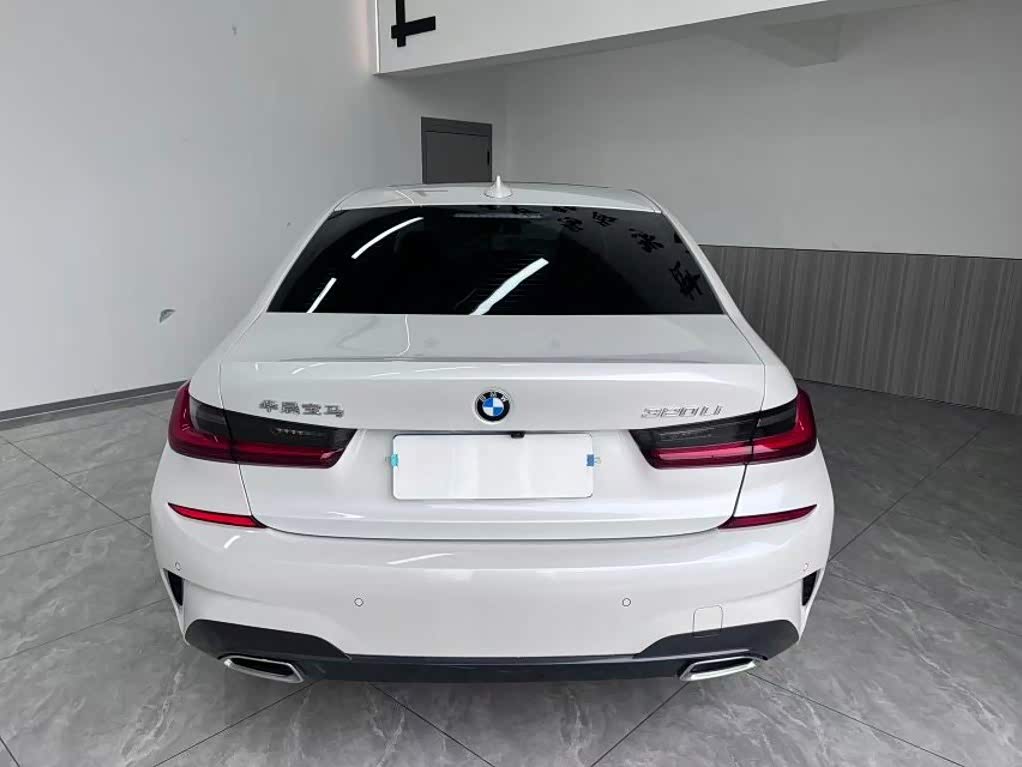 BMW 3 Series 2.0 л 2022 г. Белый, пробег 32000 км