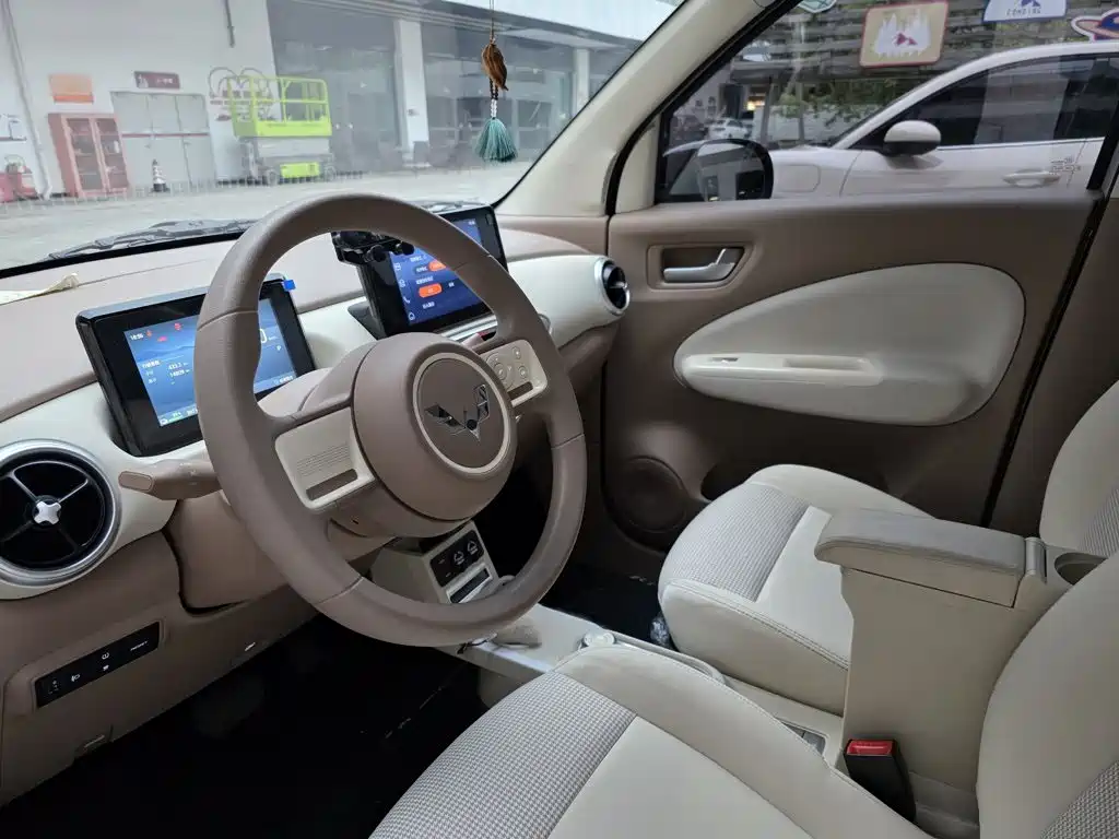 Wuling MINIEV — миниатюра 12