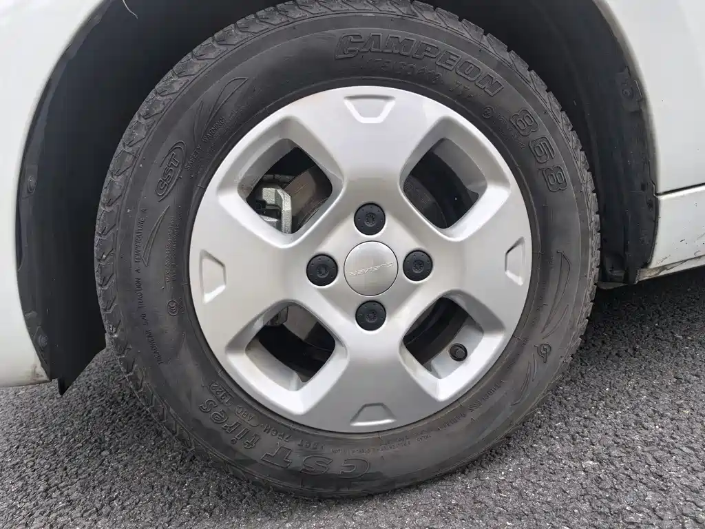 Roewe Clever — миниатюра 18