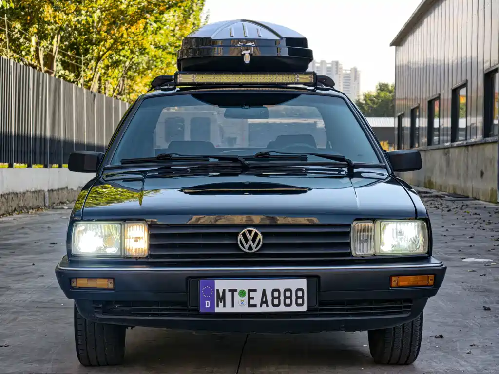 Volkswagen Santana Classic — миниатюра 2