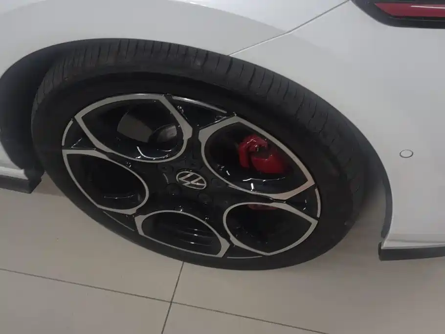 Volkswagen Golf GTI — миниатюра 6