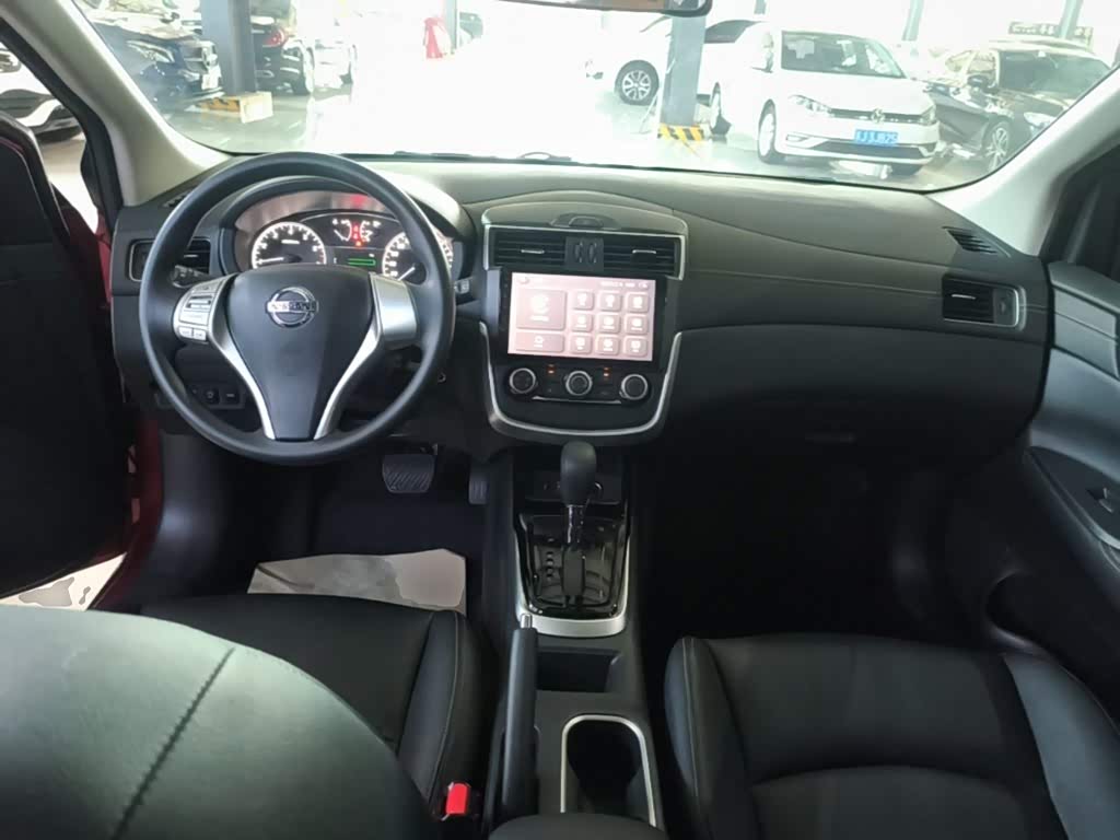 Nissan Tiida 1.6 л 2022 г. красный/фиолетовый, пробег 25200 км