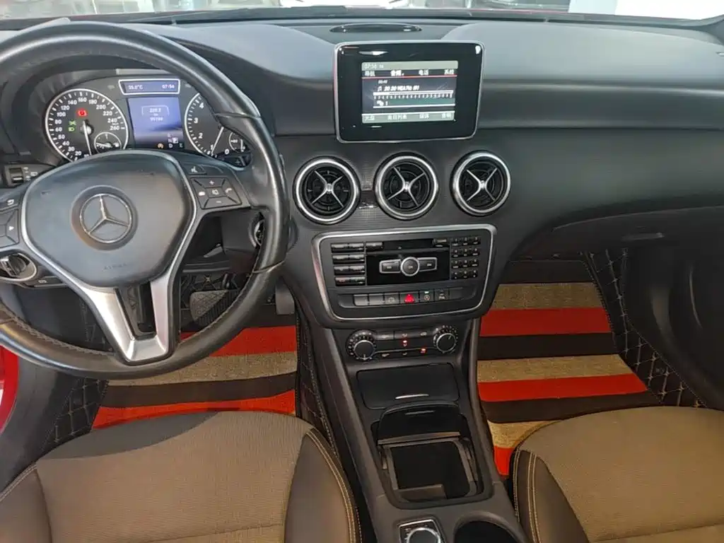 Mercedes-Benz A-Class (Import) — миниатюра 13