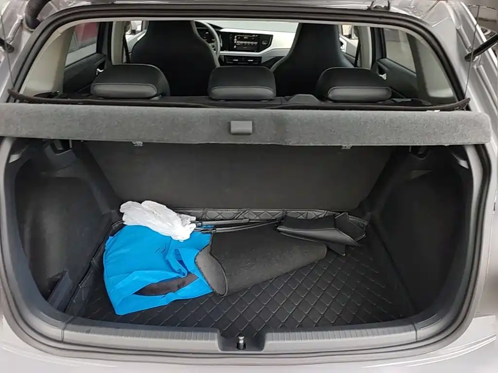 Volkswagen Polo — миниатюра 24