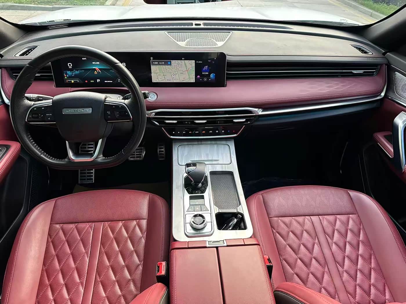 Jetour Jetour X70 PLUS 1.5 л 2023 г. Белый, пробег 24000 км