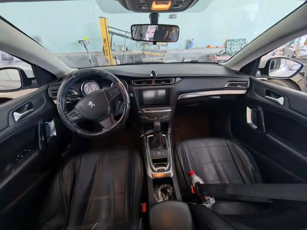 Peugeot 408 — миниатюра 7