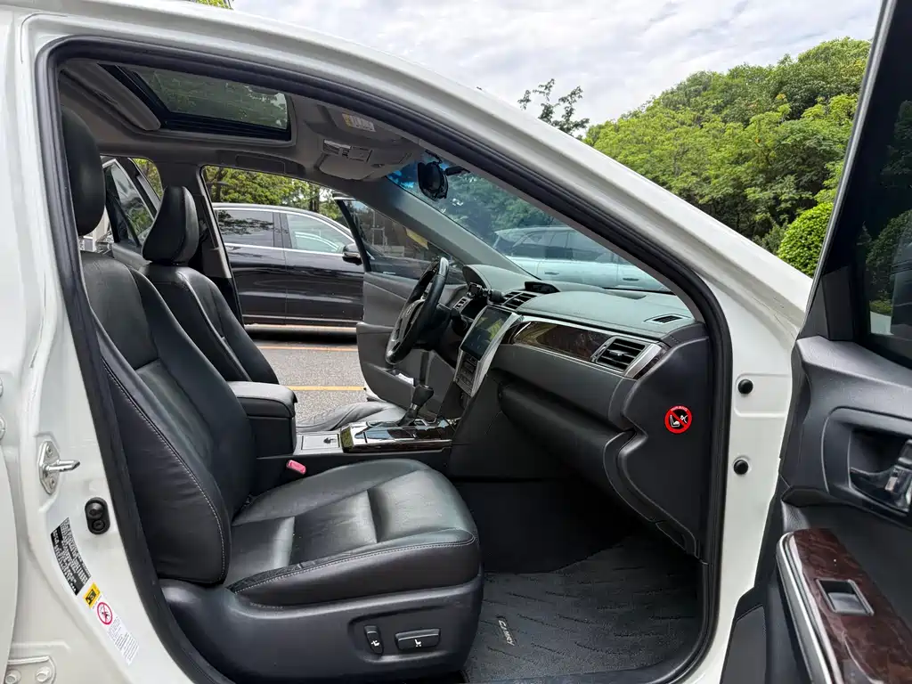 Toyota Camry 2016 2.0G Lead
