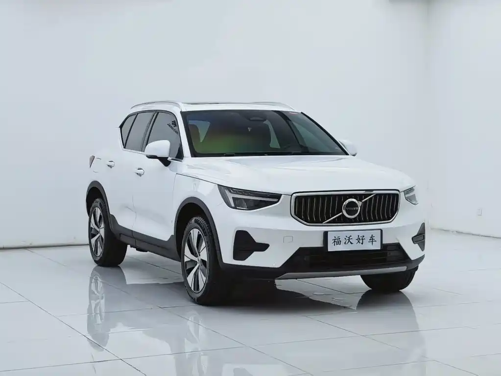 Volvo XC40 2023 B3 Luxury