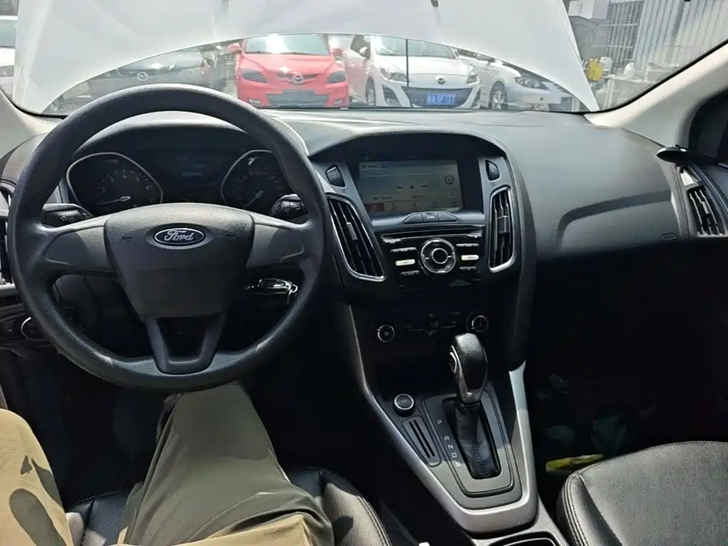 Ford Focus — миниатюра 10