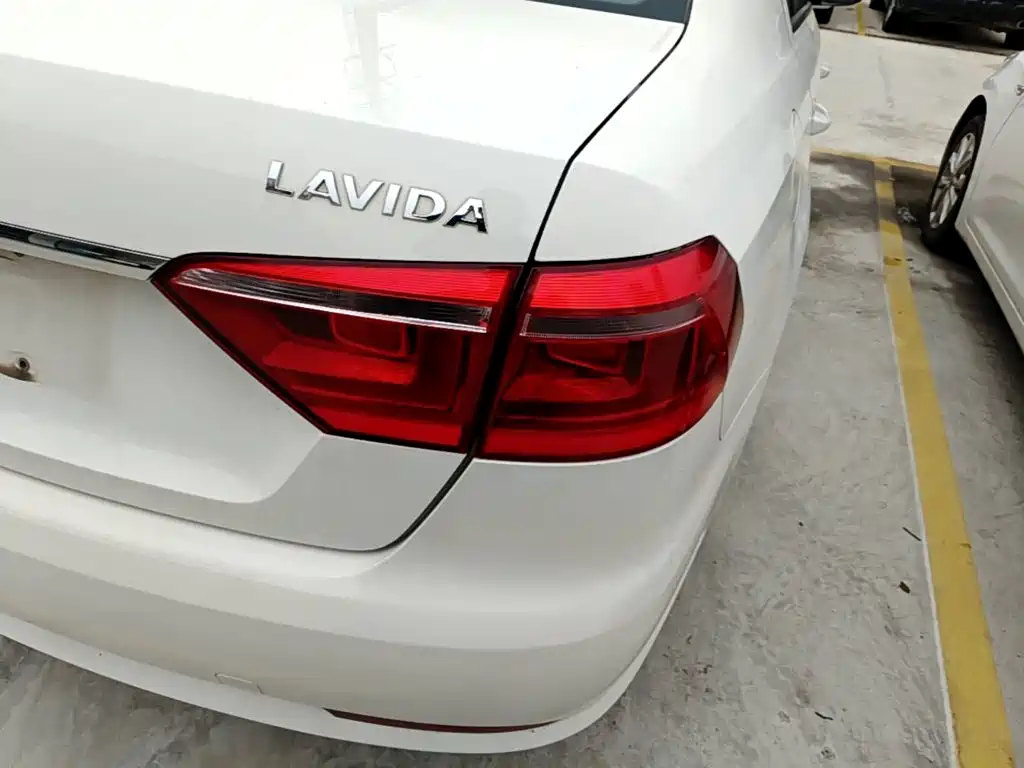 Volkswagen Lavida — миниатюра 8