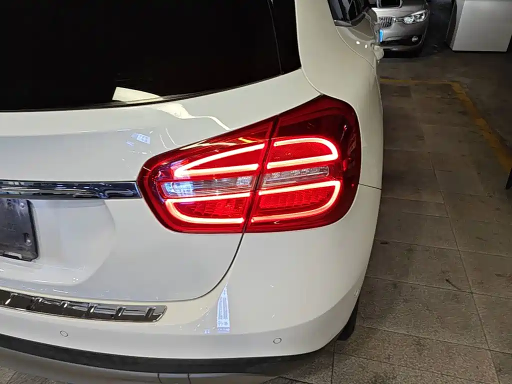 Mercedes-Benz GLA — миниатюра 8