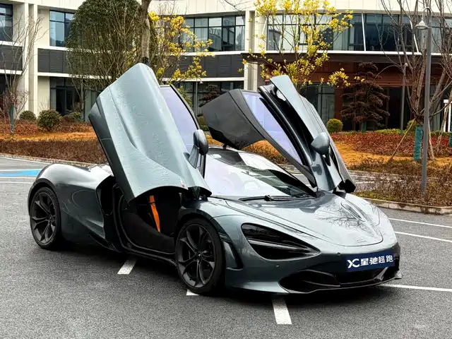 MCLAREN 720S 2018
