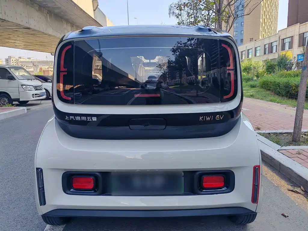 Baojun KiWi EV — миниатюра 6