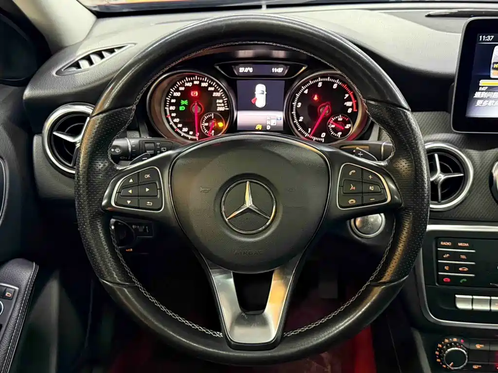 Mercedes-Benz GLA — миниатюра 18