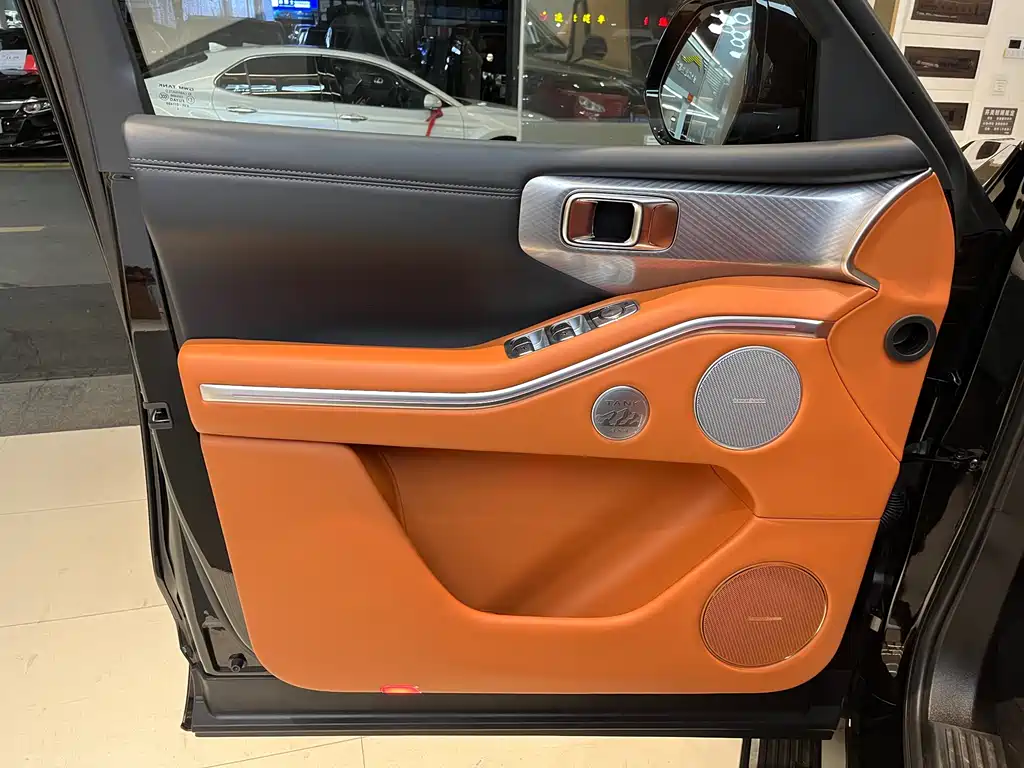 TANK TANK 700 NEW ENERGY