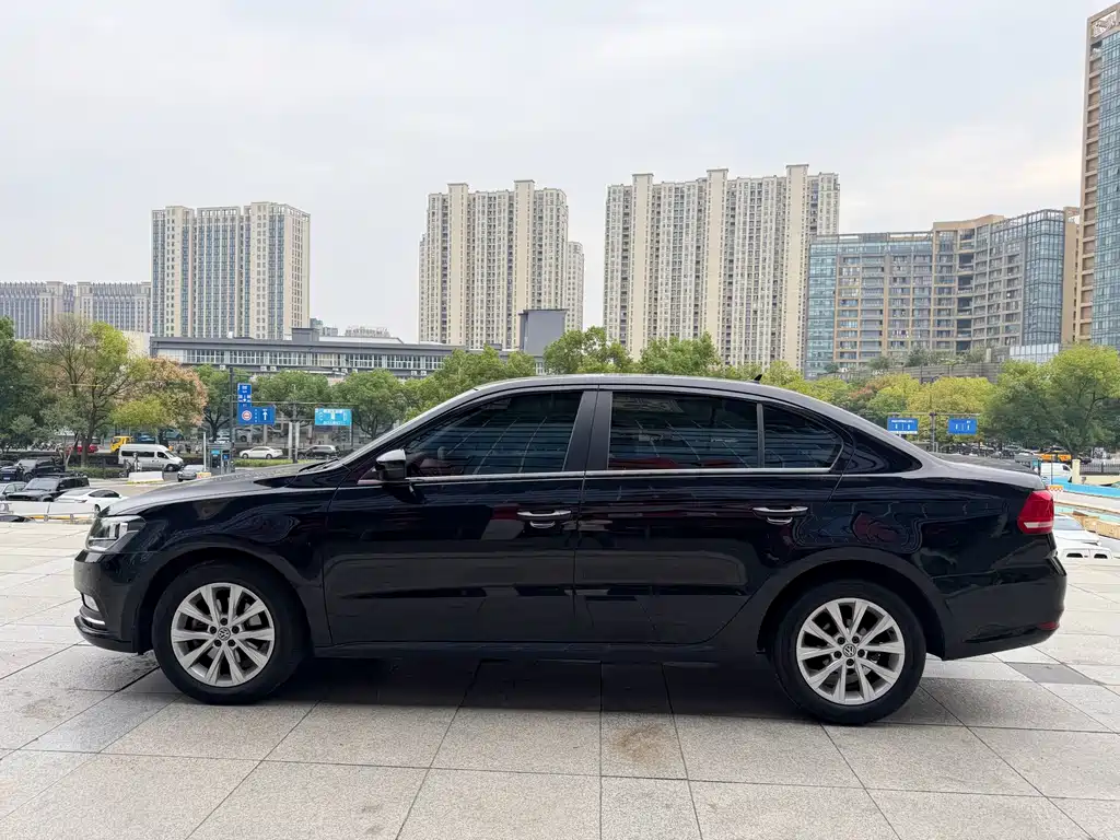Volkswagen Lavida — миниатюра 4