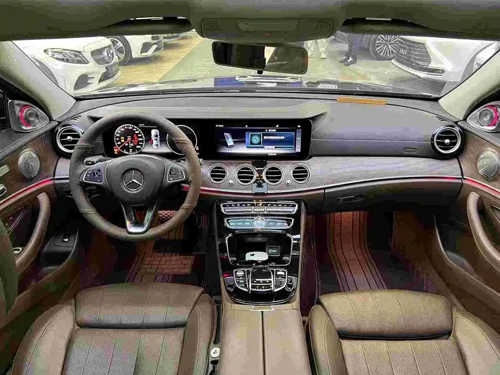 MERCEDES-BENZ E CLASS