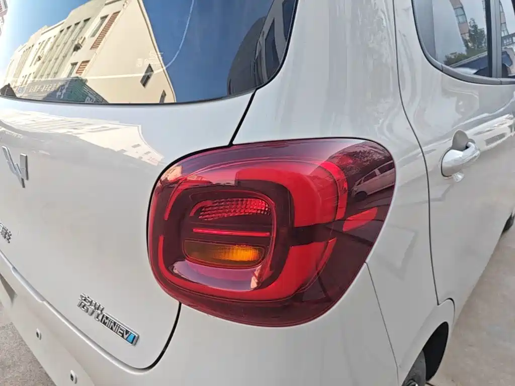 Wuling MINIEV — миниатюра 8