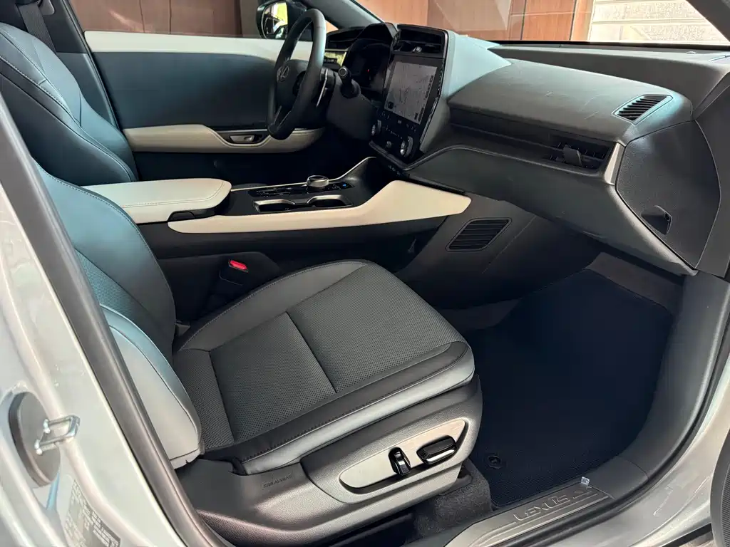 Lexus RZ 2023 450e