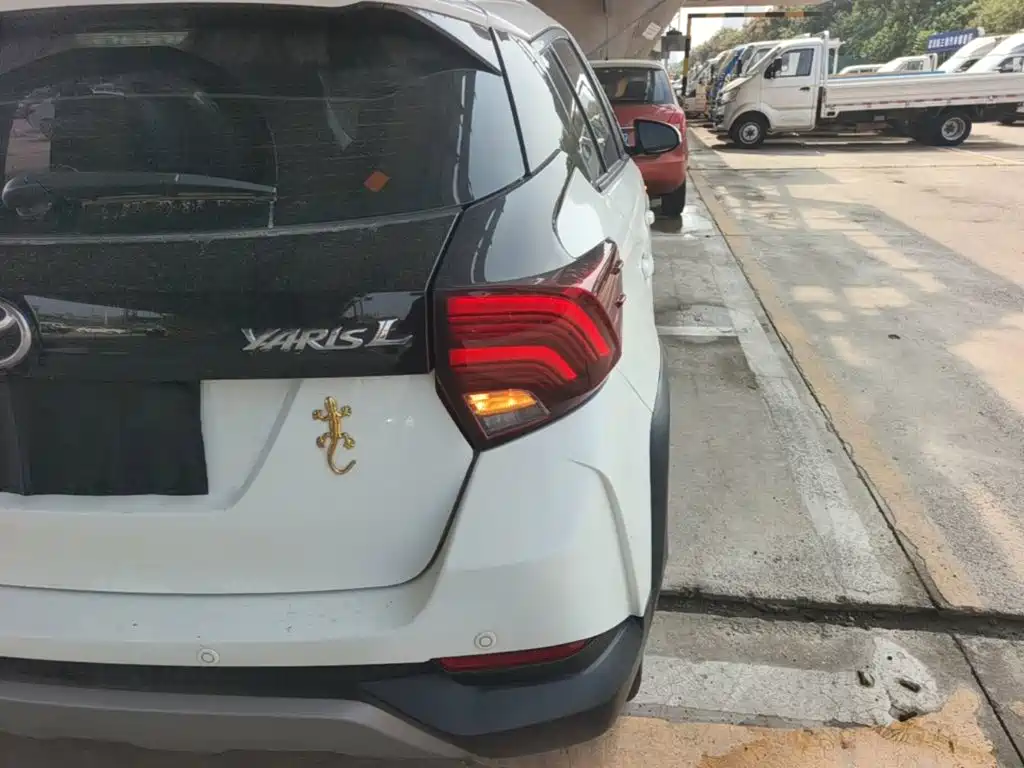 Toyota Yaris L — миниатюра 8