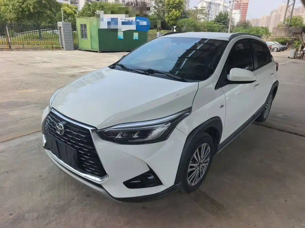 Toyota Yaris L — миниатюра 2
