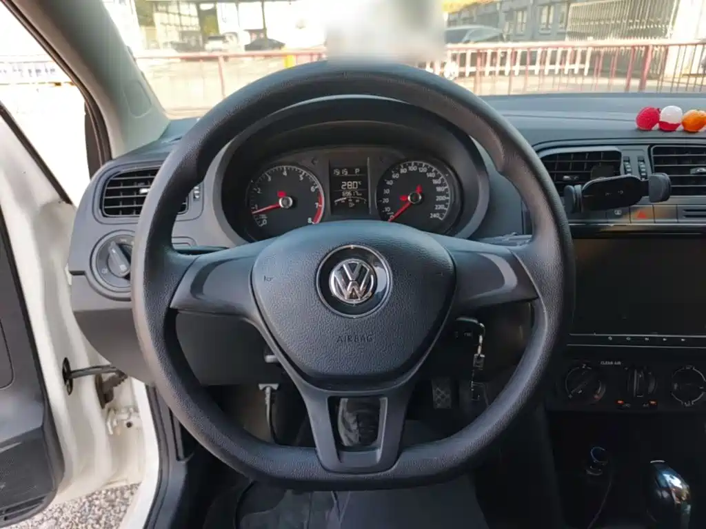 Volkswagen Polo — миниатюра 11