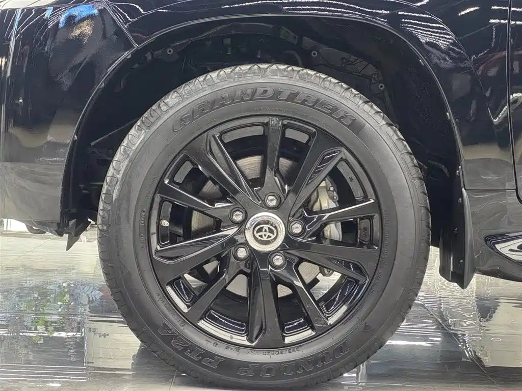 Toyota Land Cruiser 2020 4.0L AT