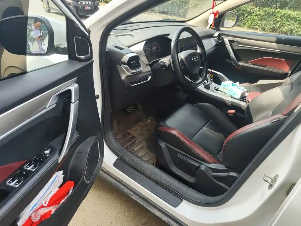 Geely Binyue — миниатюра 12