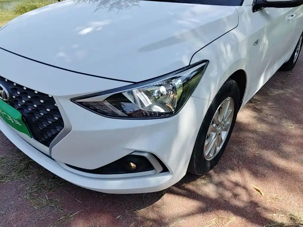 Hyundai Elantra — миниатюра 24