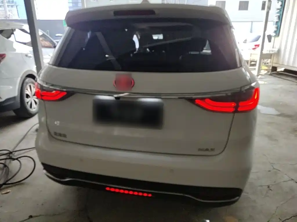 BYD MAX — миниатюра 6