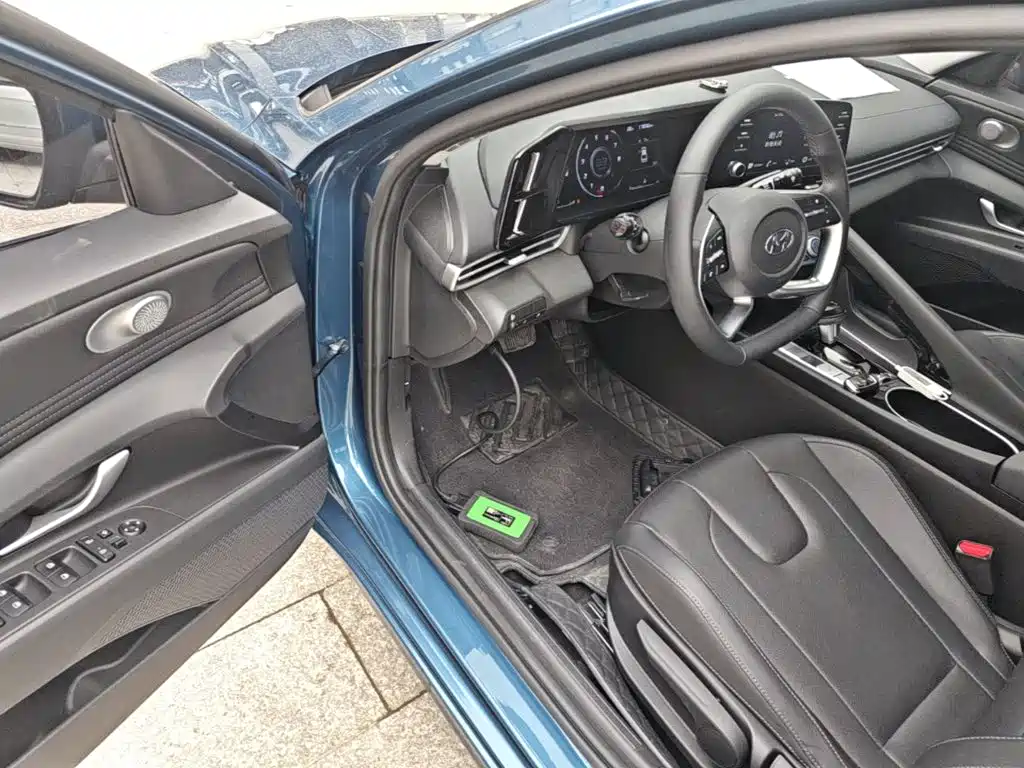 Hyundai Elantra — миниатюра 16