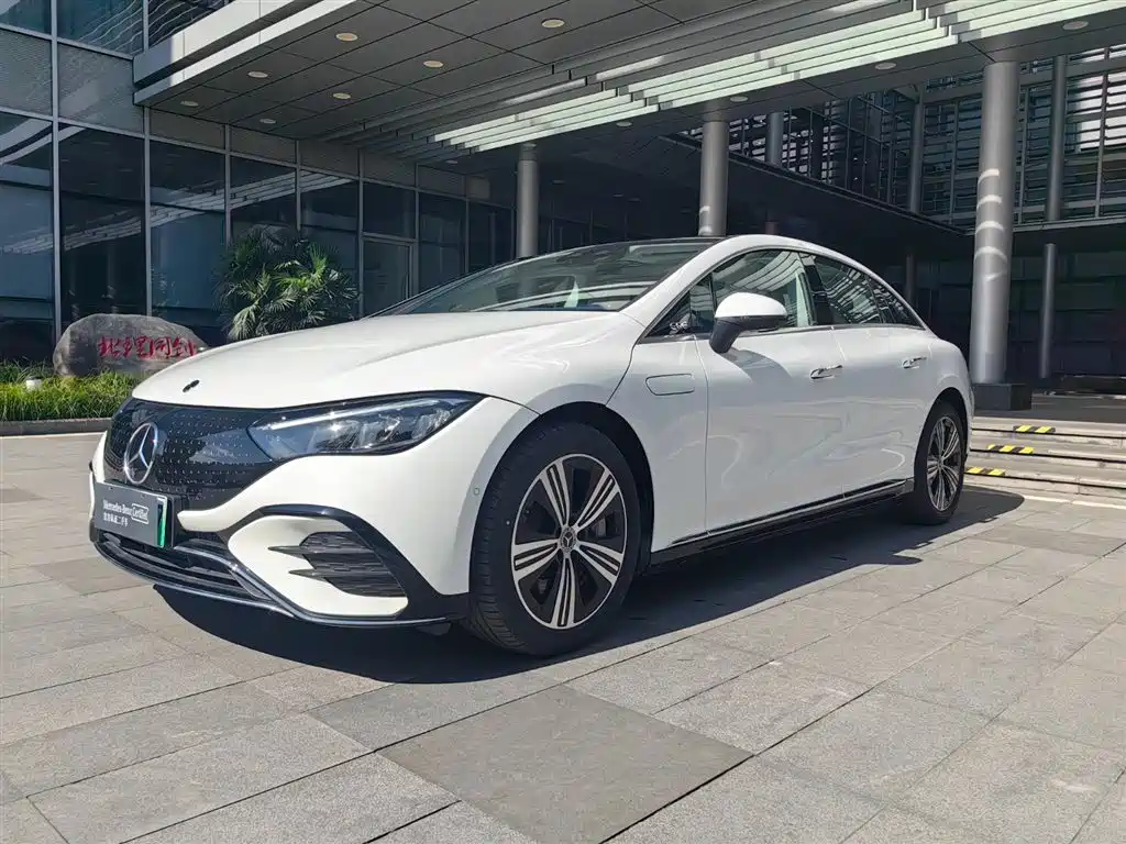 2025 Mercedes-Benz EQE - zdjęcie 1 z 25