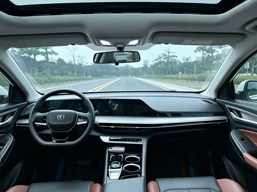 Changan Eado — миниатюра 4