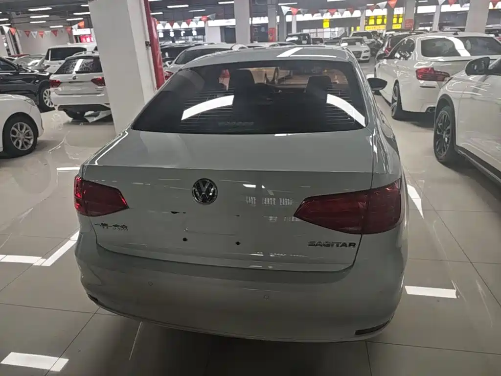Volkswagen Sagitar — миниатюра 6