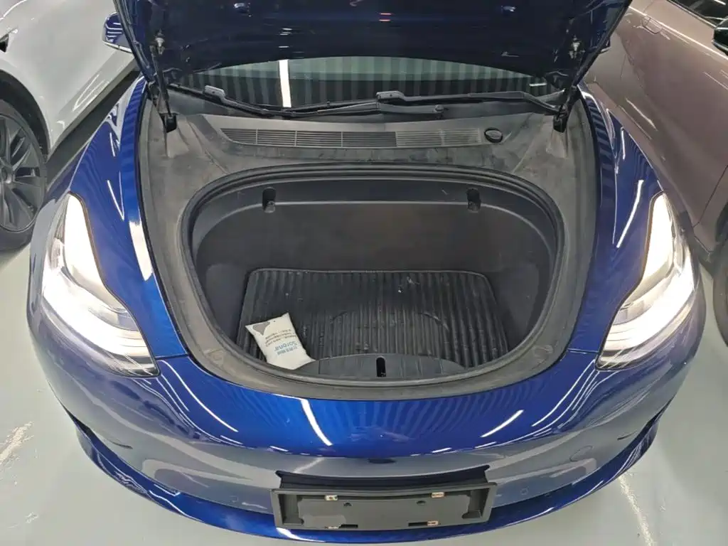 Tesla Model 3 — миниатюра 20