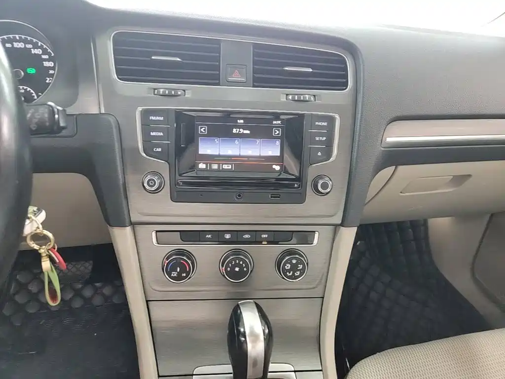 Volkswagen Golf — миниатюра 13