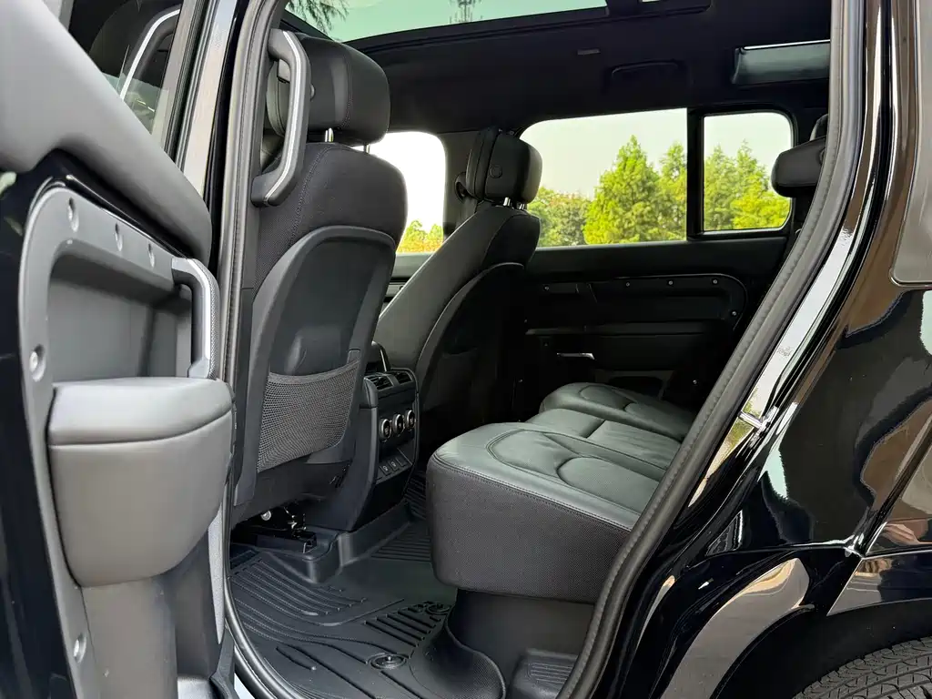 Land Rover Defender — миниатюра 15