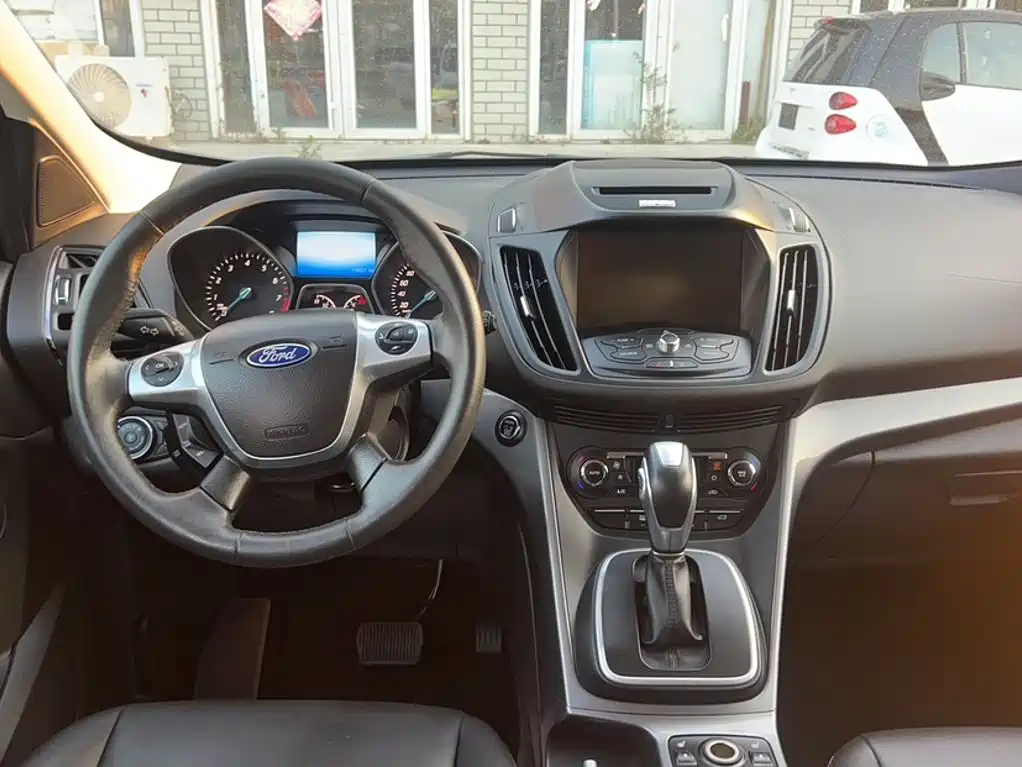 Ford Kuga — миниатюра 12