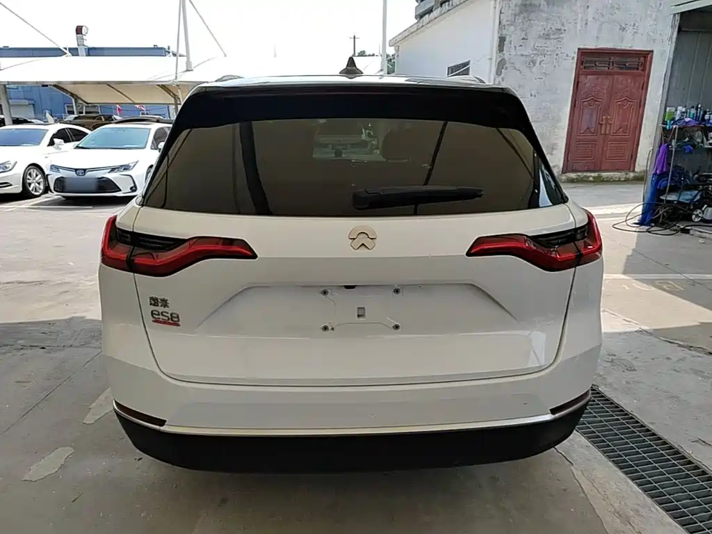 NIO ES8 — миниатюра 6
