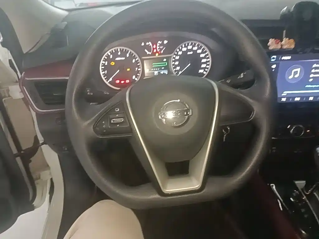 Nissan Bluebird — миниатюра 11