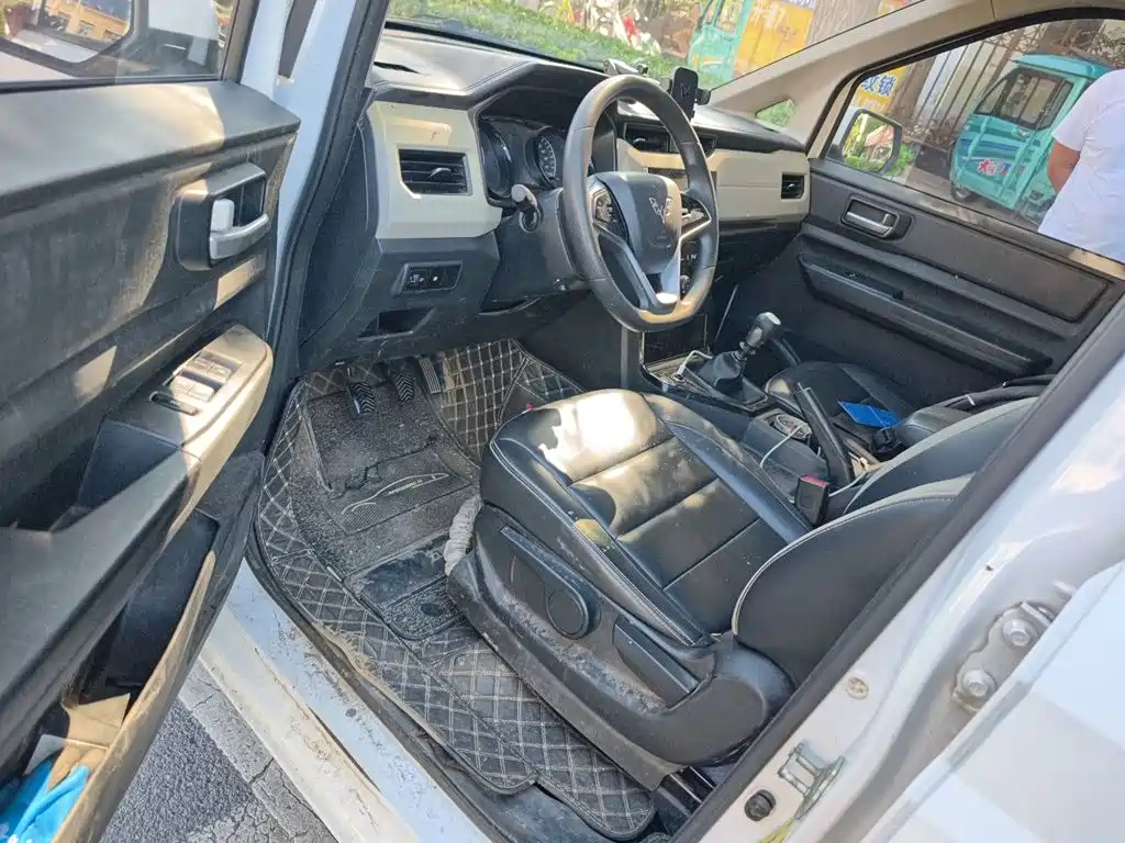 Wuling Hongguang PLUS — миниатюра 12