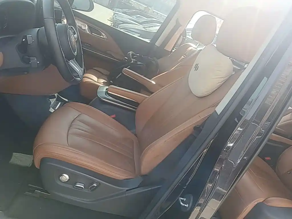 Hongqi Hongqi HQ9 PHEV — миниатюра 15