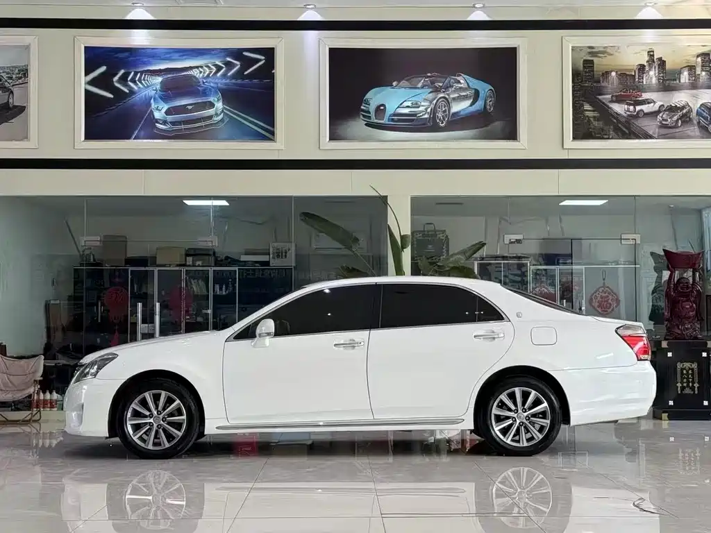 Toyota Crown 2012 2.5L Royal