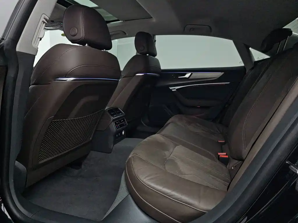 Audi A7L — миниатюра 10
