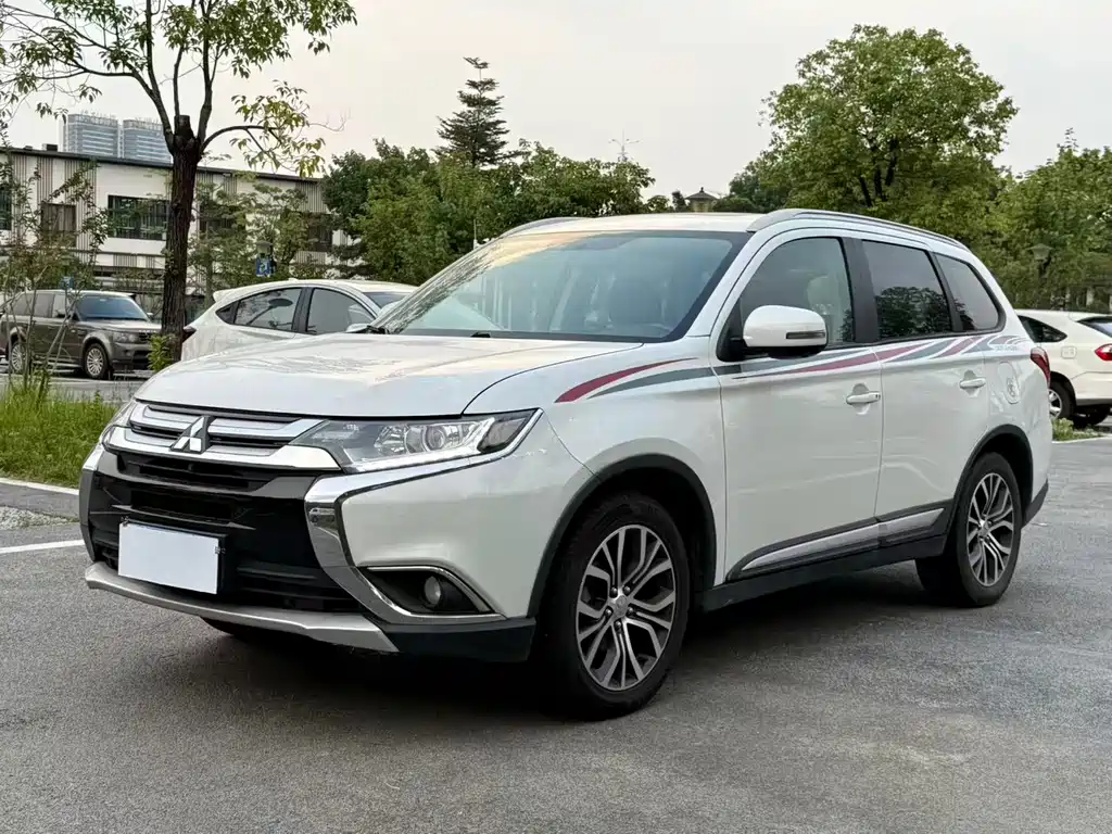 MITSUBISHI OUTLANDER
