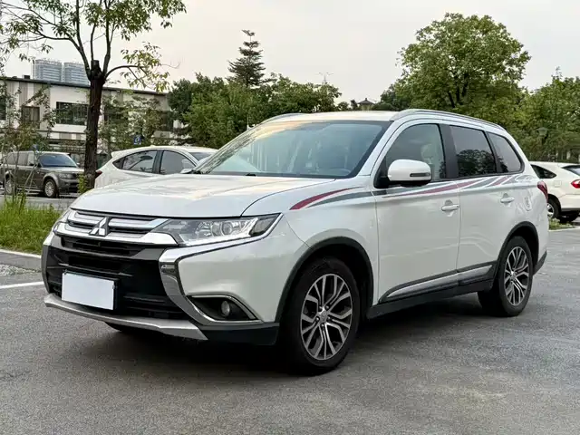 mitsubishi outlander
