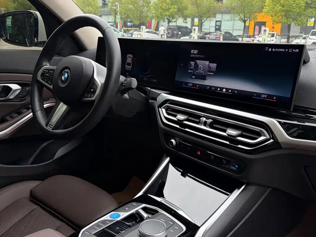 BMW i3 — миниатюра 11